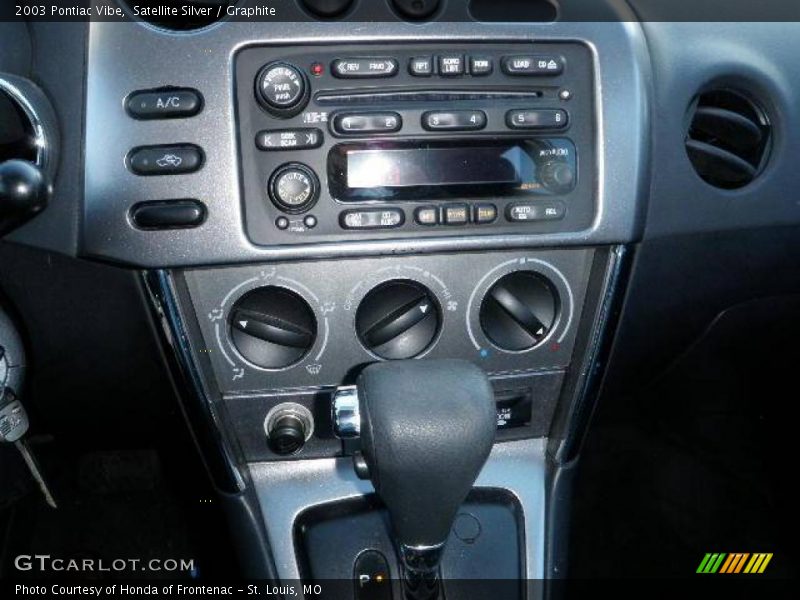 Satellite Silver / Graphite 2003 Pontiac Vibe
