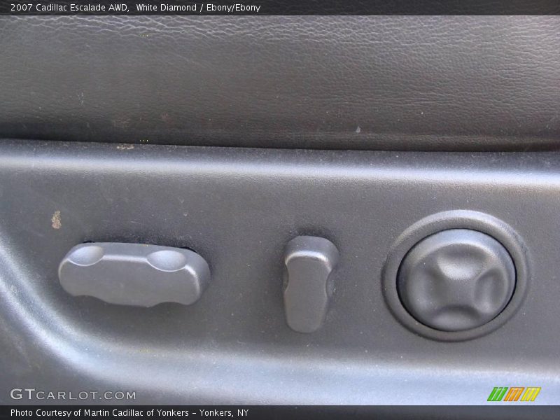 White Diamond / Ebony/Ebony 2007 Cadillac Escalade AWD