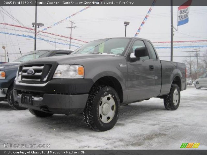 Dark Shadow Grey Metallic / Medium Flint Grey 2005 Ford F150 XL Regular Cab 4x4
