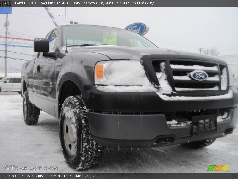 Dark Shadow Grey Metallic / Medium Flint Grey 2005 Ford F150 XL Regular Cab 4x4