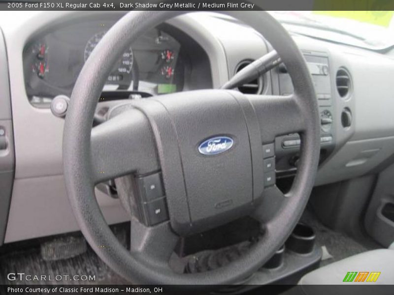 Dark Shadow Grey Metallic / Medium Flint Grey 2005 Ford F150 XL Regular Cab 4x4