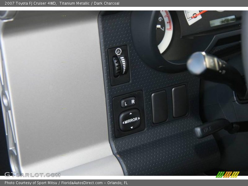 Titanium Metallic / Dark Charcoal 2007 Toyota FJ Cruiser 4WD
