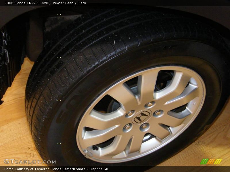 Pewter Pearl / Black 2006 Honda CR-V SE 4WD