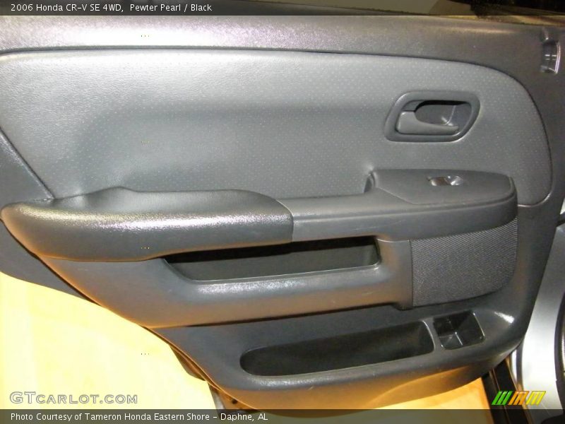 Pewter Pearl / Black 2006 Honda CR-V SE 4WD