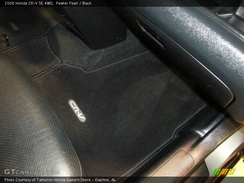 Pewter Pearl / Black 2006 Honda CR-V SE 4WD