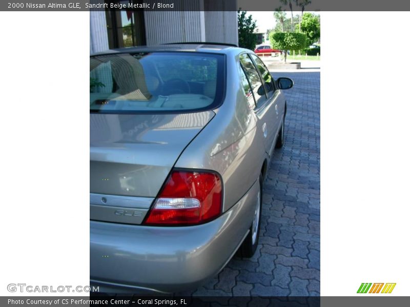 Sandrift Beige Metallic / Blond 2000 Nissan Altima GLE