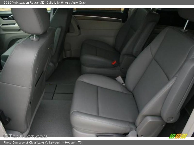 Calla Lilly White / Aero Gray 2010 Volkswagen Routan SE