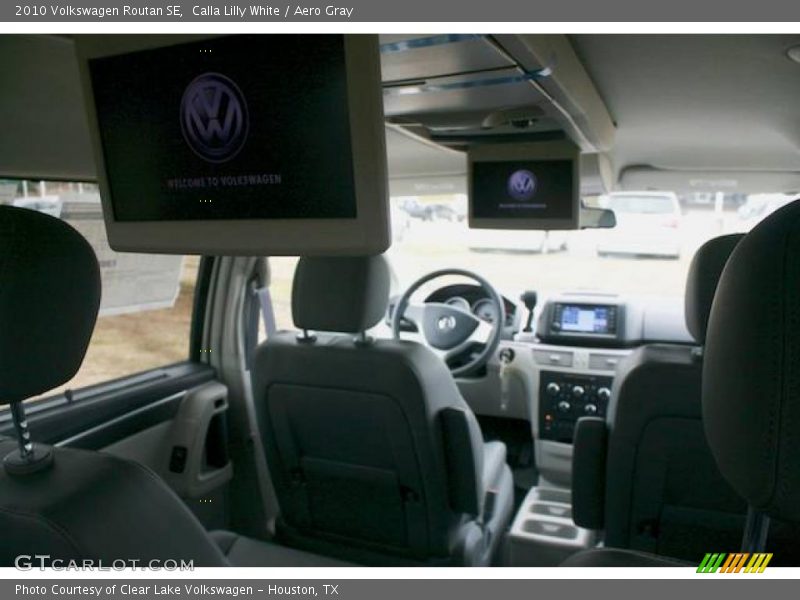 Calla Lilly White / Aero Gray 2010 Volkswagen Routan SE