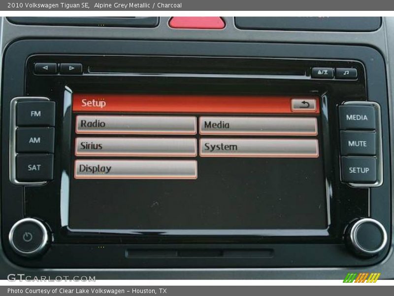 Alpine Grey Metallic / Charcoal 2010 Volkswagen Tiguan SE