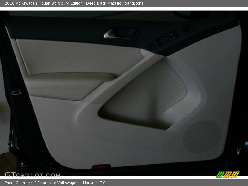 Deep Black Metallic / Sandstone 2010 Volkswagen Tiguan Wolfsburg Edition