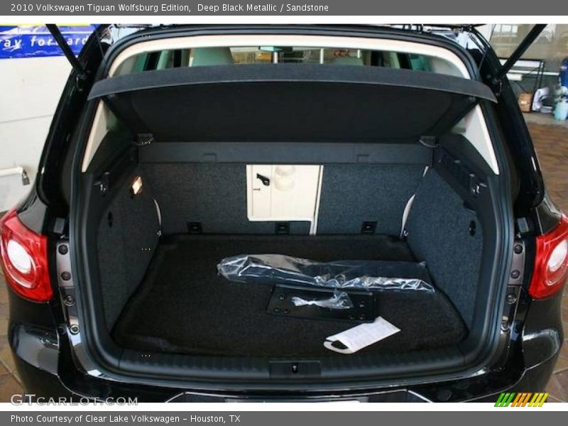 Deep Black Metallic / Sandstone 2010 Volkswagen Tiguan Wolfsburg Edition