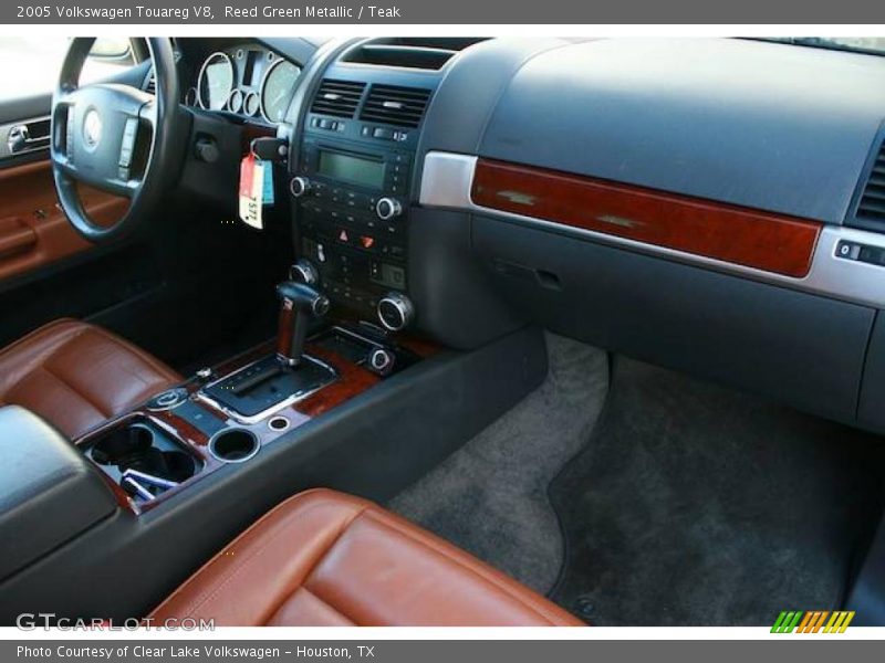 Reed Green Metallic / Teak 2005 Volkswagen Touareg V8