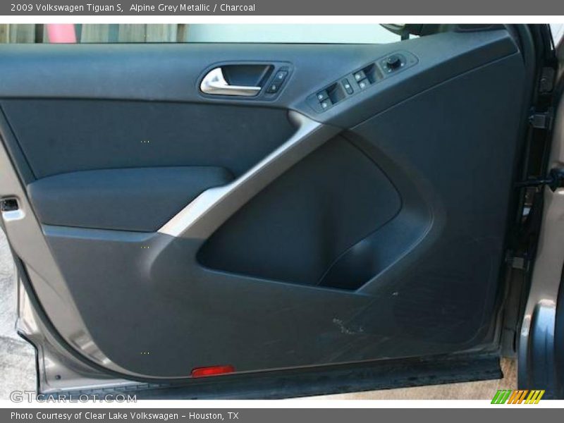 Alpine Grey Metallic / Charcoal 2009 Volkswagen Tiguan S