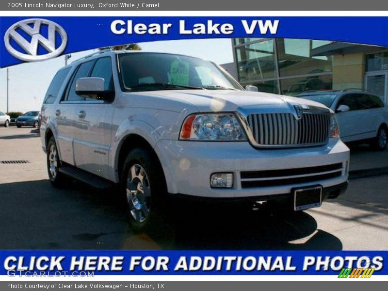 Oxford White / Camel 2005 Lincoln Navigator Luxury