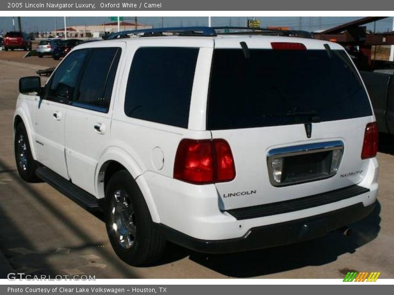 Oxford White / Camel 2005 Lincoln Navigator Luxury