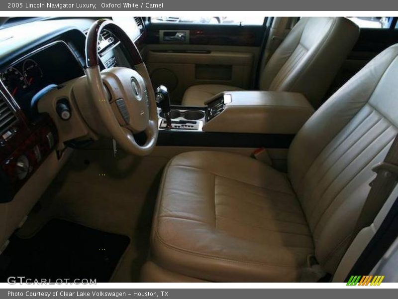 Oxford White / Camel 2005 Lincoln Navigator Luxury