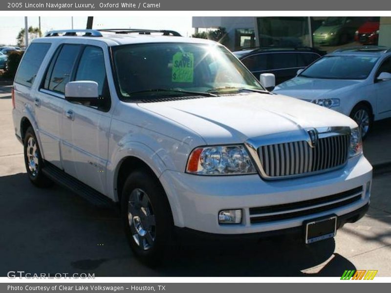 Oxford White / Camel 2005 Lincoln Navigator Luxury