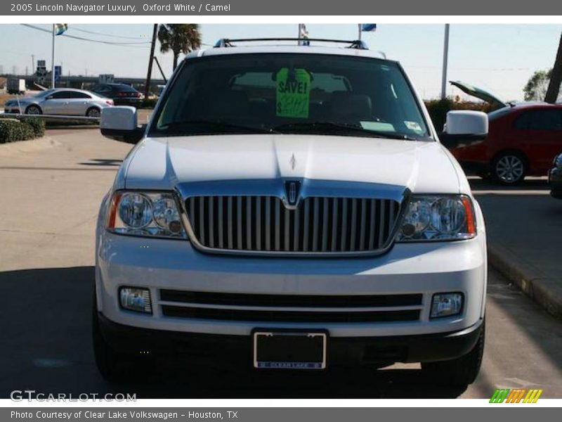 Oxford White / Camel 2005 Lincoln Navigator Luxury