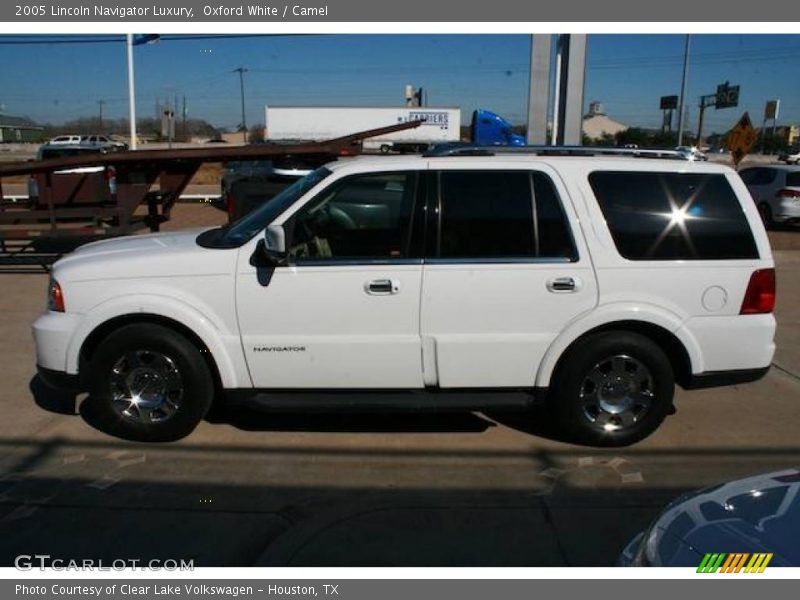 Oxford White / Camel 2005 Lincoln Navigator Luxury