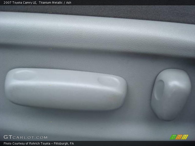 Titanium Metallic / Ash 2007 Toyota Camry LE