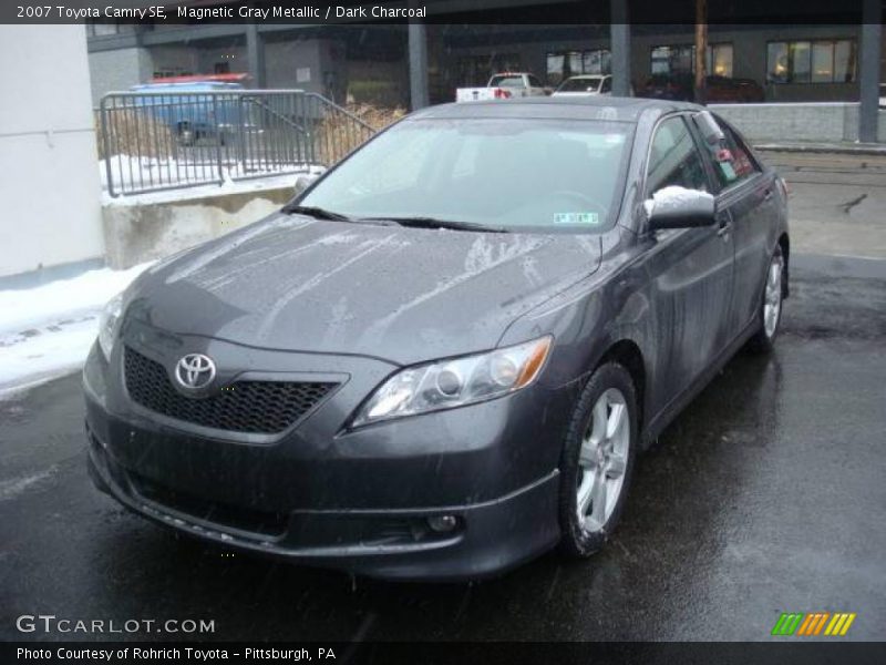 Magnetic Gray Metallic / Dark Charcoal 2007 Toyota Camry SE