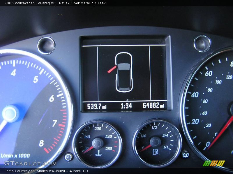 Reflex Silver Metallic / Teak 2006 Volkswagen Touareg V8