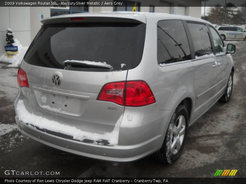 Mercury Sliver Metallic / Aero Grey 2009 Volkswagen Routan SEL