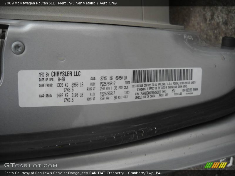 Mercury Sliver Metallic / Aero Grey 2009 Volkswagen Routan SEL