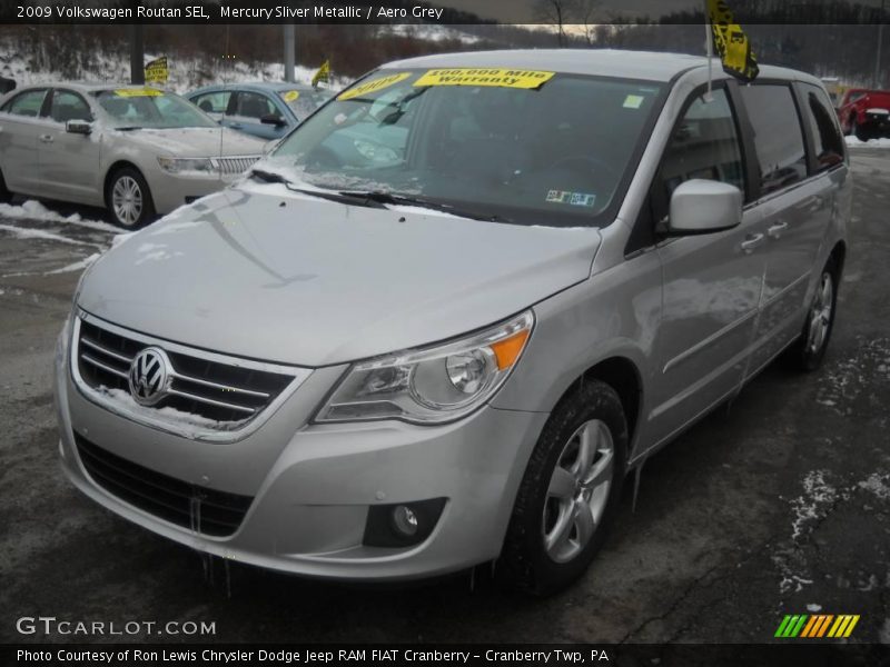 Mercury Sliver Metallic / Aero Grey 2009 Volkswagen Routan SEL