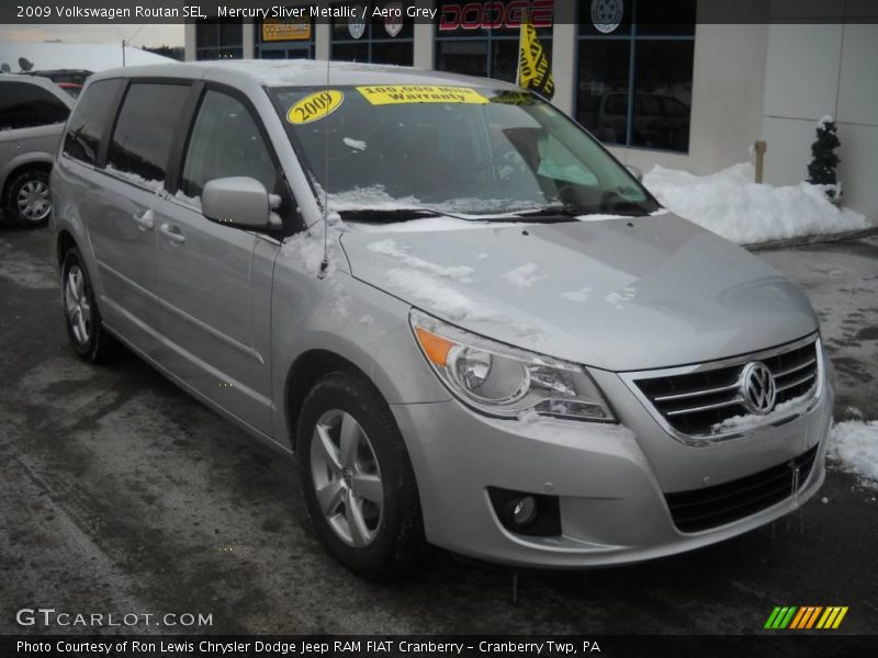 Mercury Sliver Metallic / Aero Grey 2009 Volkswagen Routan SEL