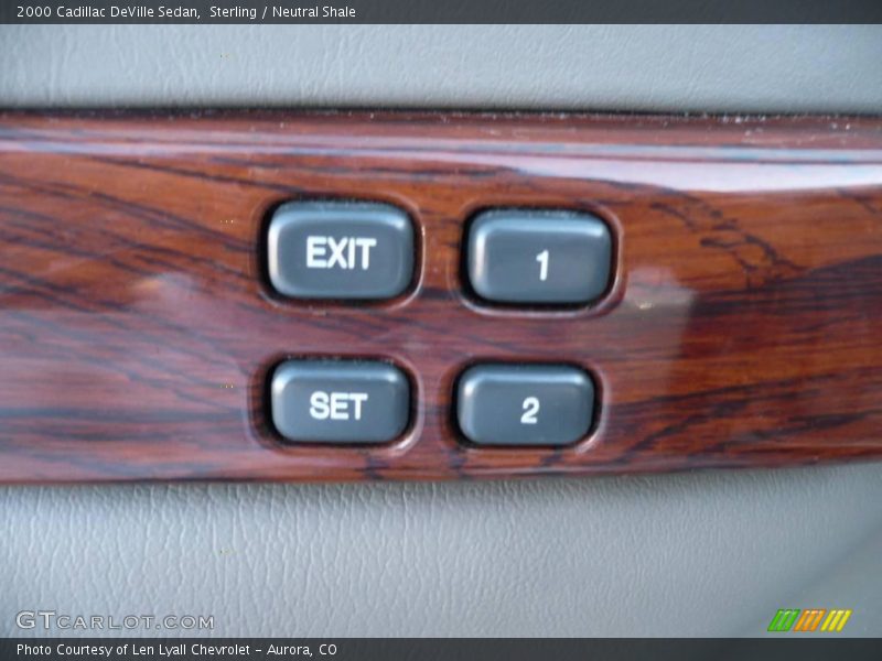 Sterling / Neutral Shale 2000 Cadillac DeVille Sedan