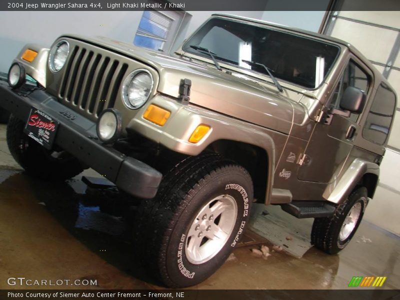 Light Khaki Metallic / Khaki 2004 Jeep Wrangler Sahara 4x4