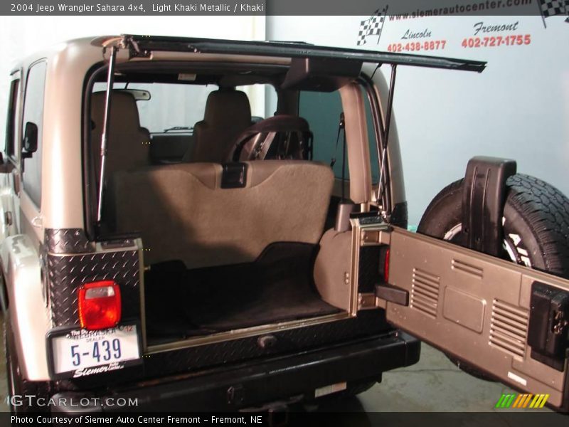 Light Khaki Metallic / Khaki 2004 Jeep Wrangler Sahara 4x4