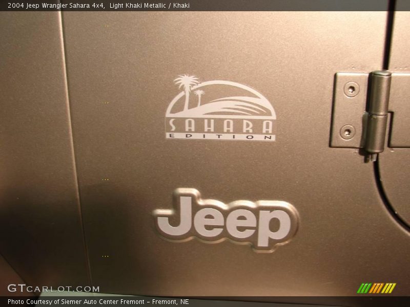 Light Khaki Metallic / Khaki 2004 Jeep Wrangler Sahara 4x4
