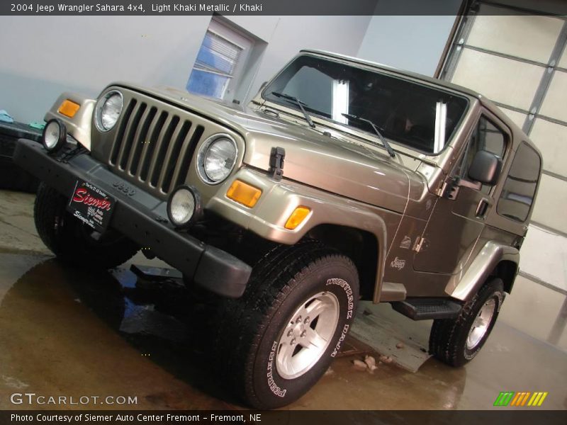 Light Khaki Metallic / Khaki 2004 Jeep Wrangler Sahara 4x4