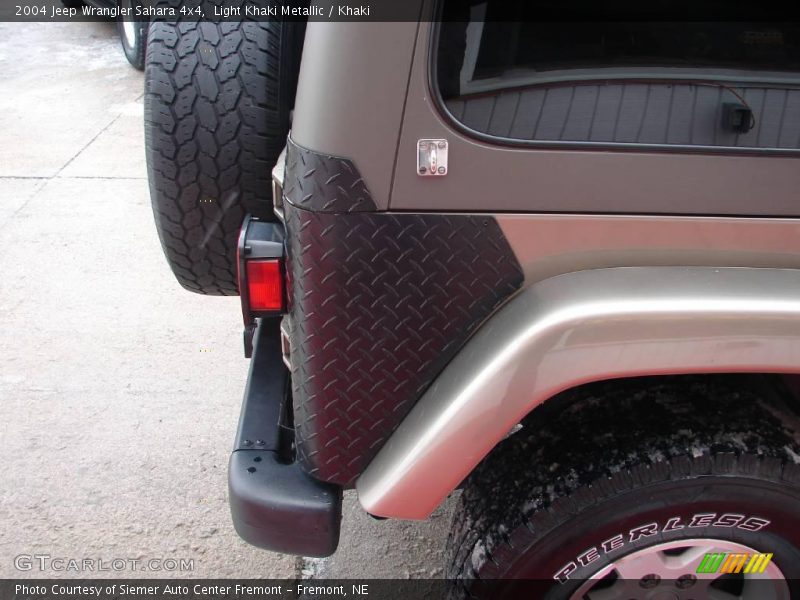 Light Khaki Metallic / Khaki 2004 Jeep Wrangler Sahara 4x4