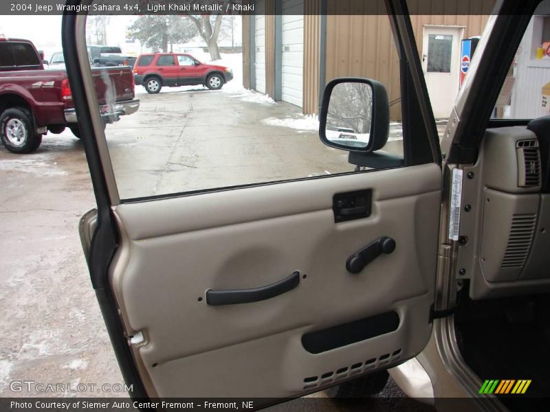 Light Khaki Metallic / Khaki 2004 Jeep Wrangler Sahara 4x4