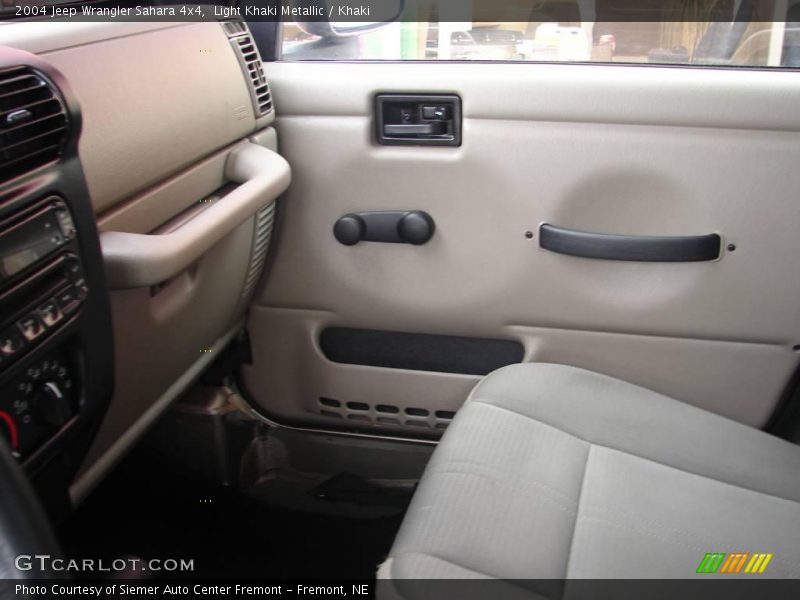 Light Khaki Metallic / Khaki 2004 Jeep Wrangler Sahara 4x4