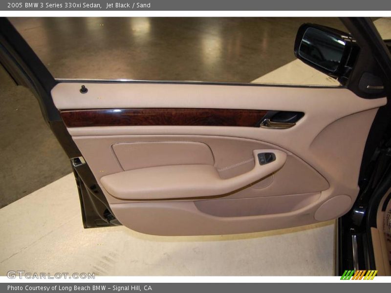 Jet Black / Sand 2005 BMW 3 Series 330xi Sedan