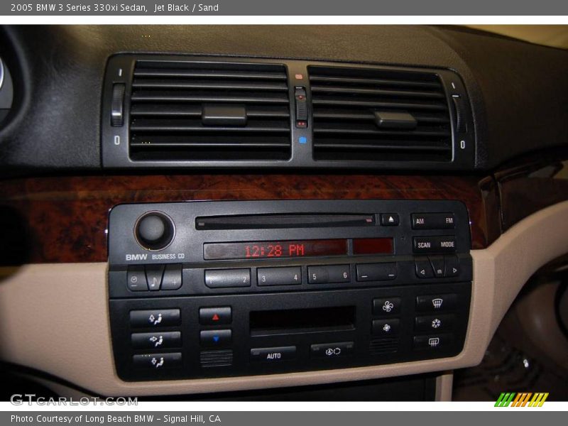 Jet Black / Sand 2005 BMW 3 Series 330xi Sedan