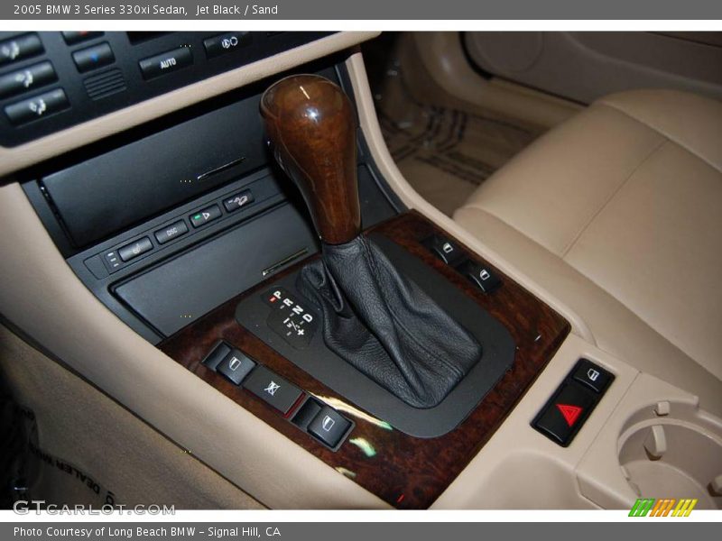 Jet Black / Sand 2005 BMW 3 Series 330xi Sedan