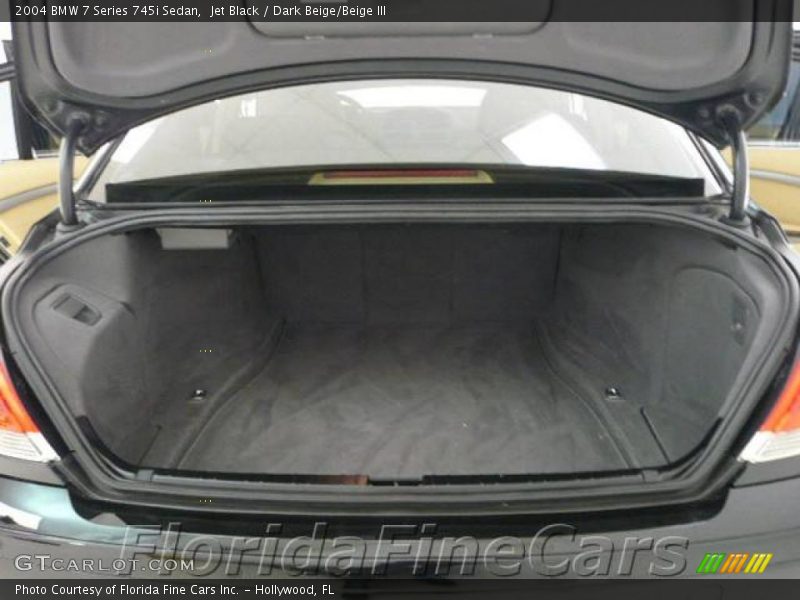 Jet Black / Dark Beige/Beige III 2004 BMW 7 Series 745i Sedan
