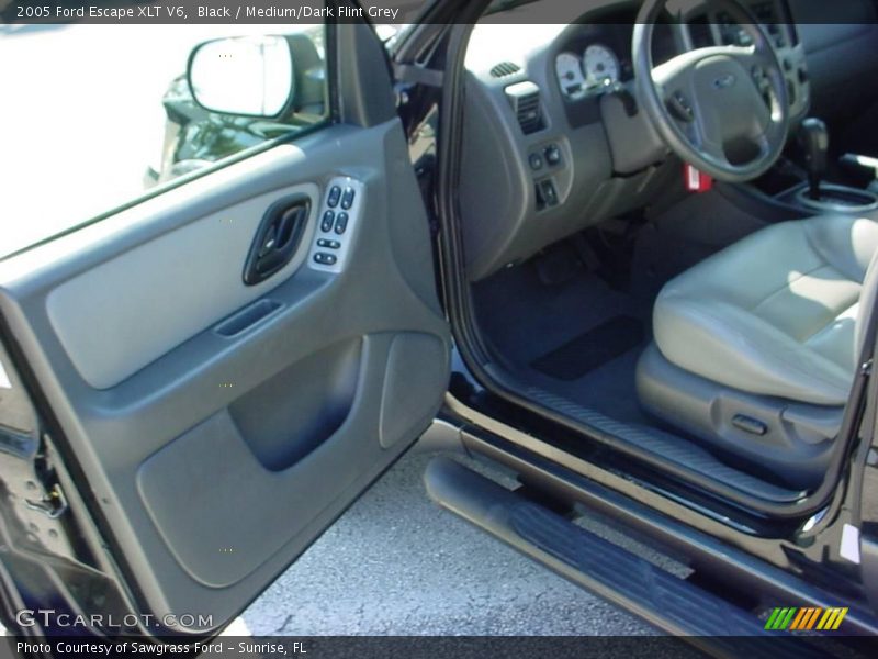 Black / Medium/Dark Flint Grey 2005 Ford Escape XLT V6