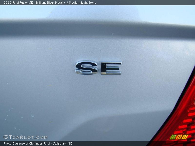 Brilliant Silver Metallic / Medium Light Stone 2010 Ford Fusion SE