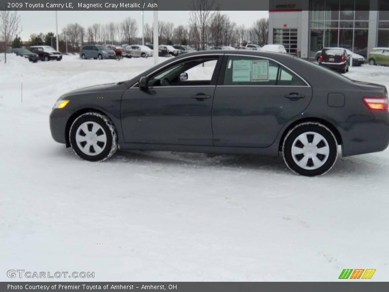 Magnetic Gray Metallic / Ash 2009 Toyota Camry LE