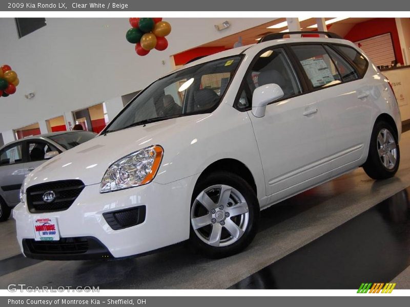 Clear White / Beige 2009 Kia Rondo LX