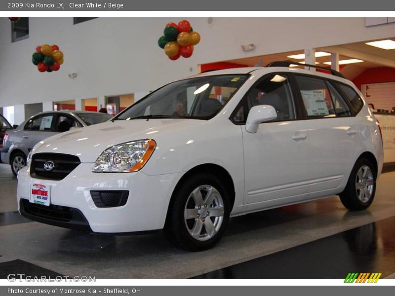 Clear White / Beige 2009 Kia Rondo LX
