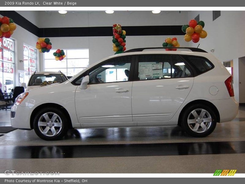 Clear White / Beige 2009 Kia Rondo LX
