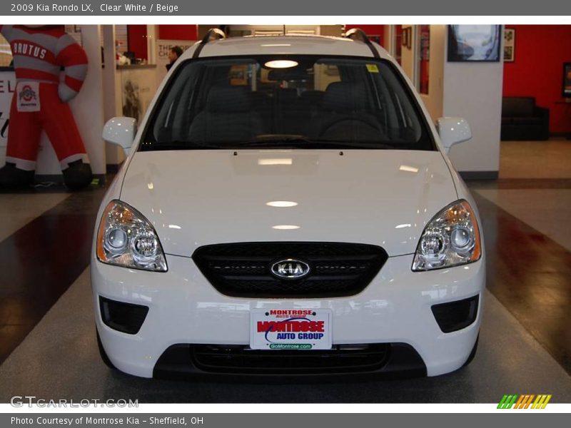 Clear White / Beige 2009 Kia Rondo LX