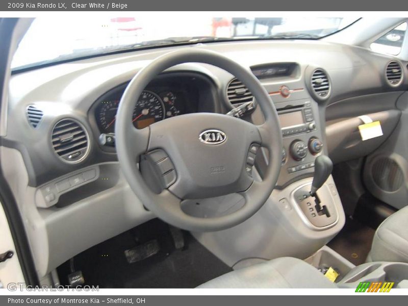 Clear White / Beige 2009 Kia Rondo LX